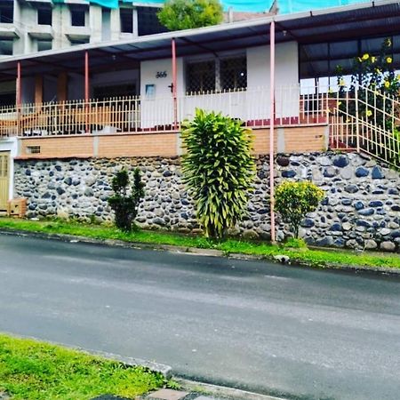 Hostal Spa Casa De Piedra Con Jacuzzi Santa Rosa de Cabal Eksteriør billede