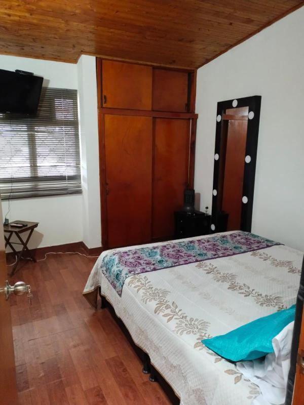 Hostal Spa Casa De Piedra Con Jacuzzi Santa Rosa de Cabal Eksteriør billede