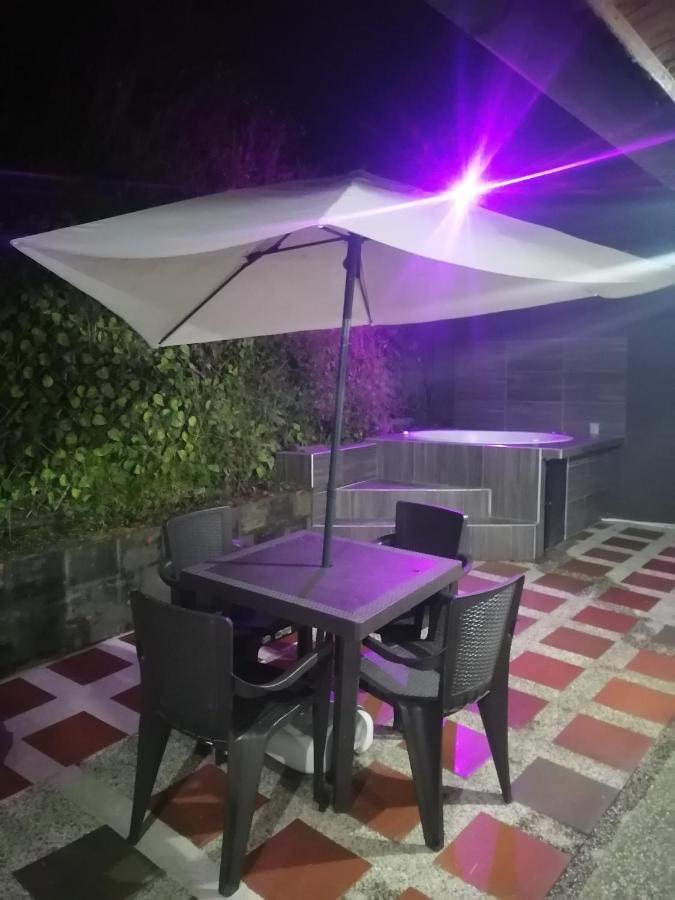 Hostal Spa Casa De Piedra Con Jacuzzi Santa Rosa de Cabal Eksteriør billede