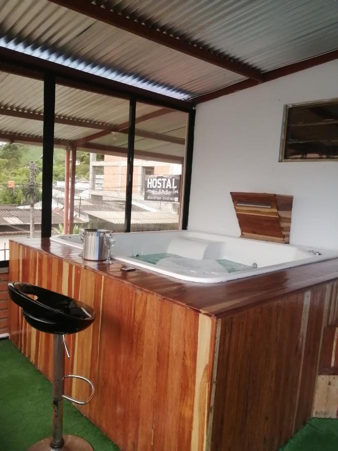 Hostal Spa Casa De Piedra Con Jacuzzi Santa Rosa de Cabal Eksteriør billede